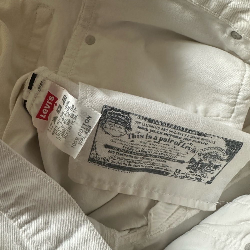 Vintage white Levi’s size W36 L32 100% cotton